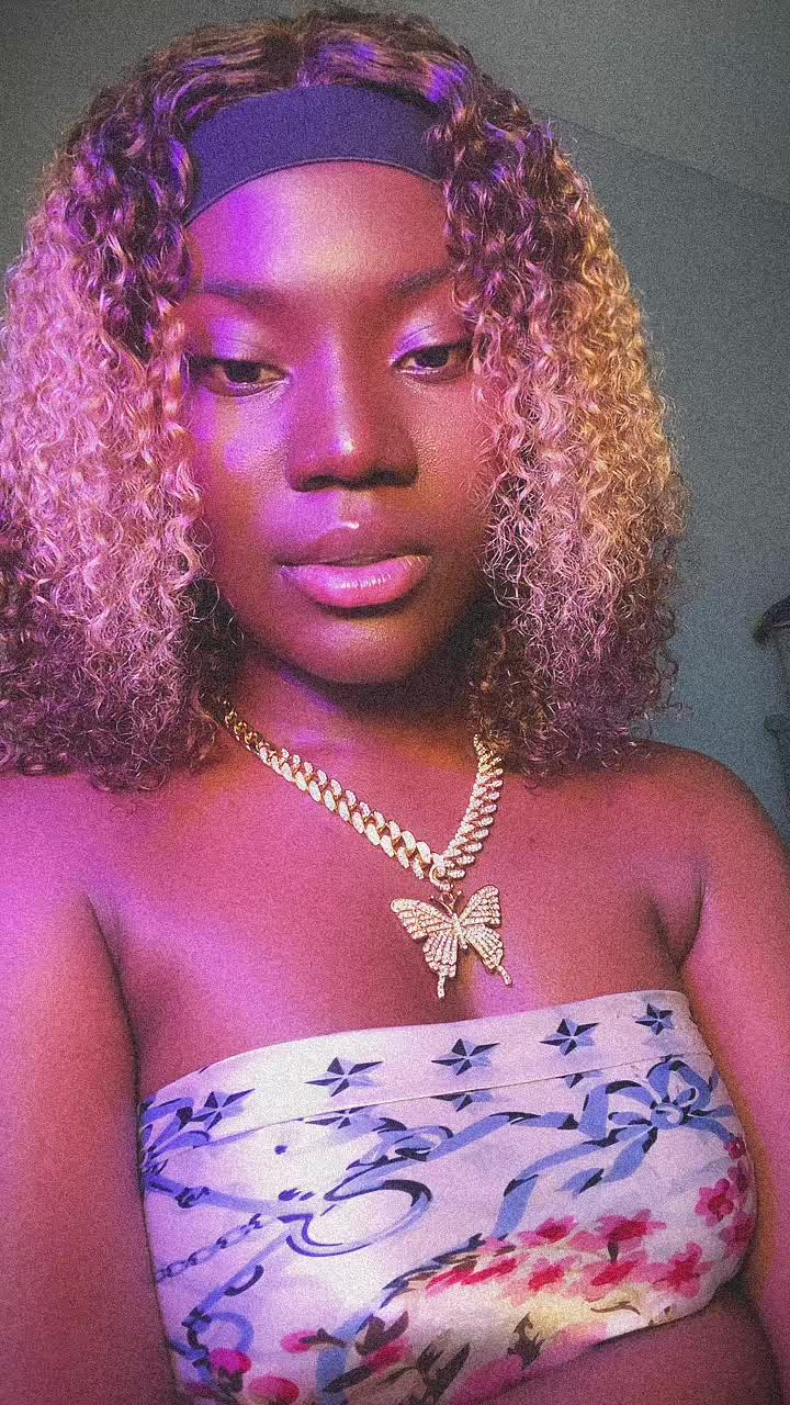 @Lyly 💕✝️🚀