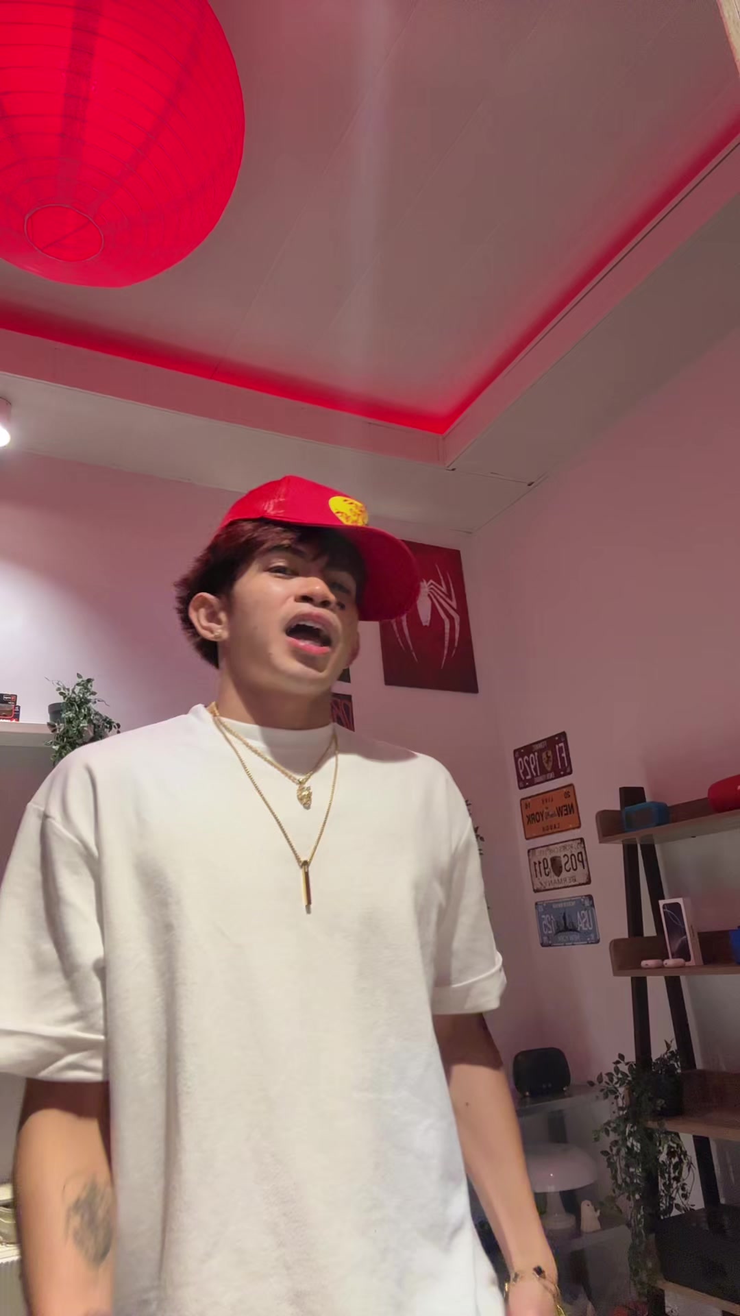 @Jo.