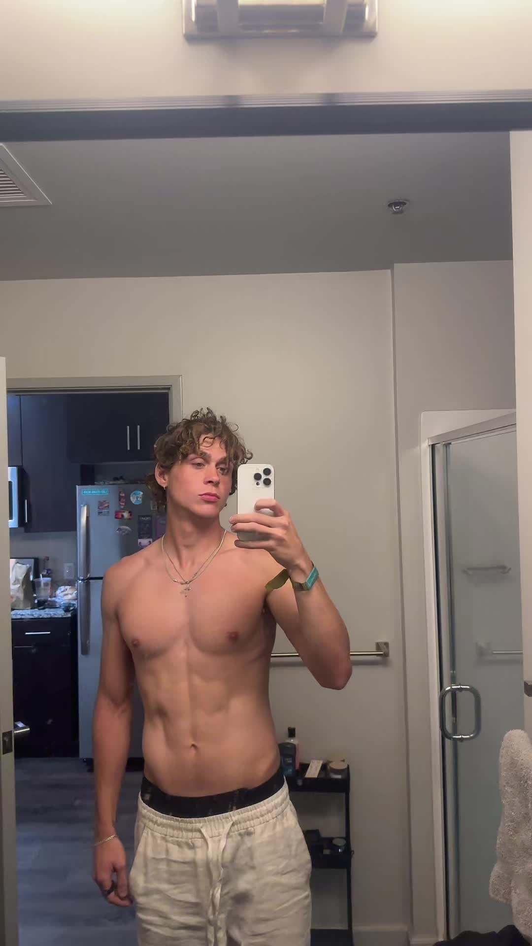 @MoonAtNight