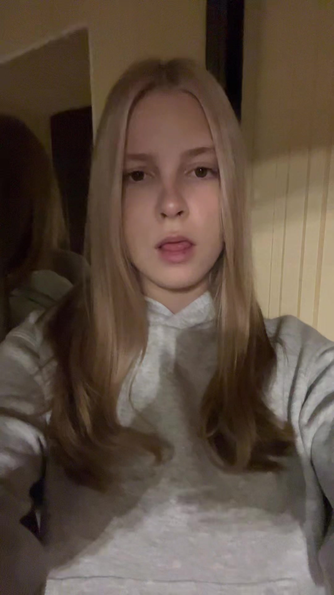 @𝐠𝐨𝐬𝐬𝐢𝐩 𝐠𝐢𝐫𝐥