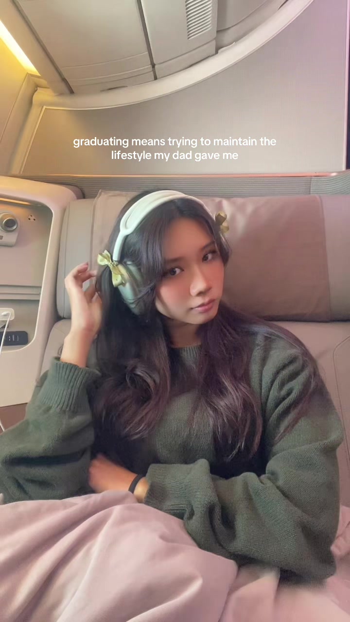 @🦦