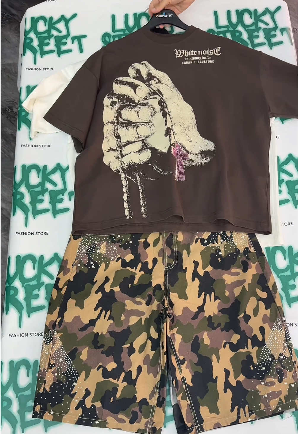 @luckystreet__