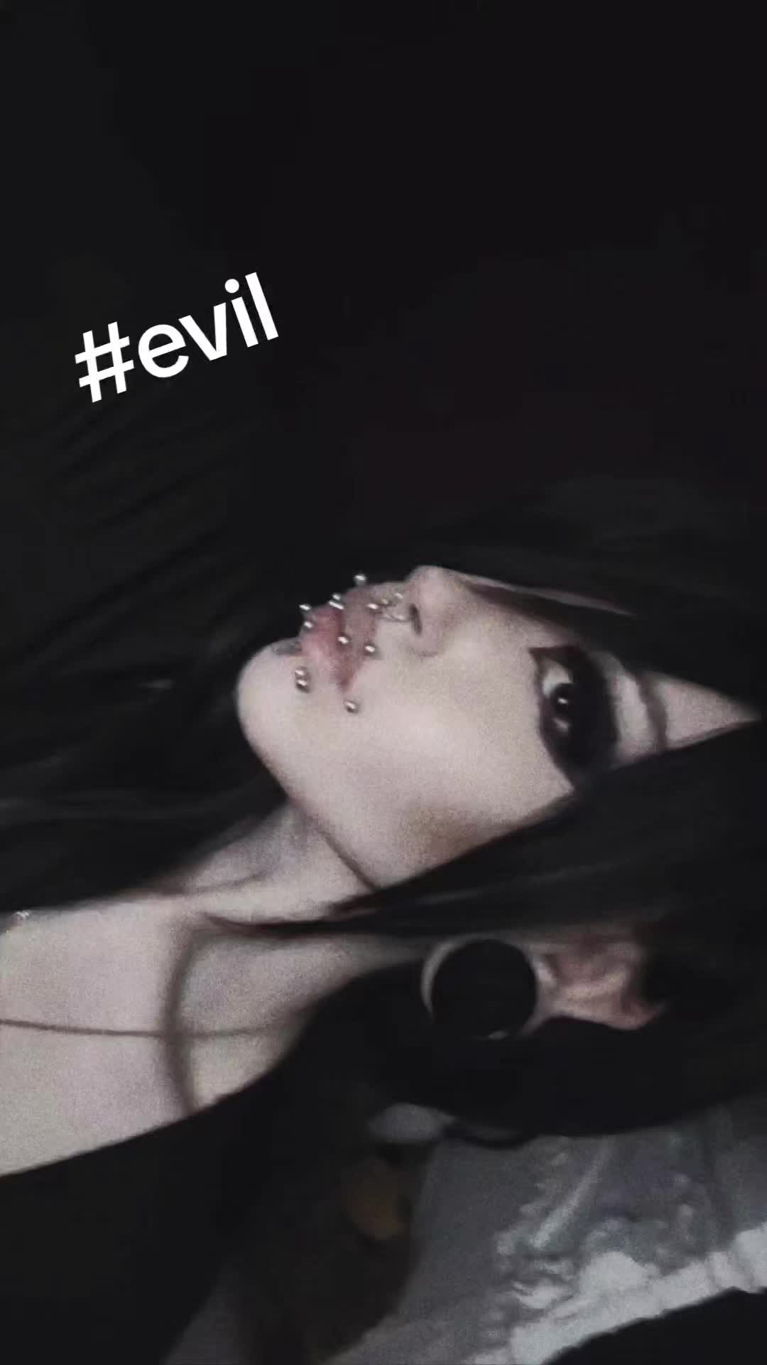 @sheyah𖤐