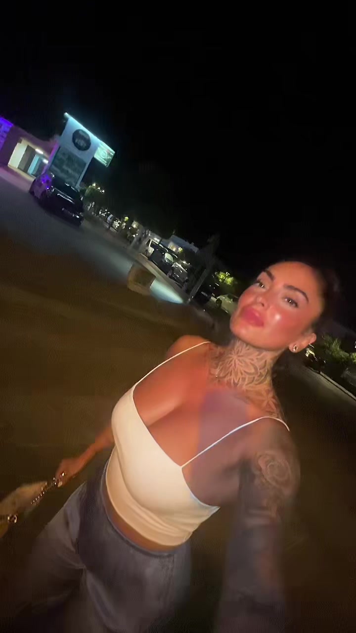 @𝒮 𝒶 𝓇 𝒶✨
