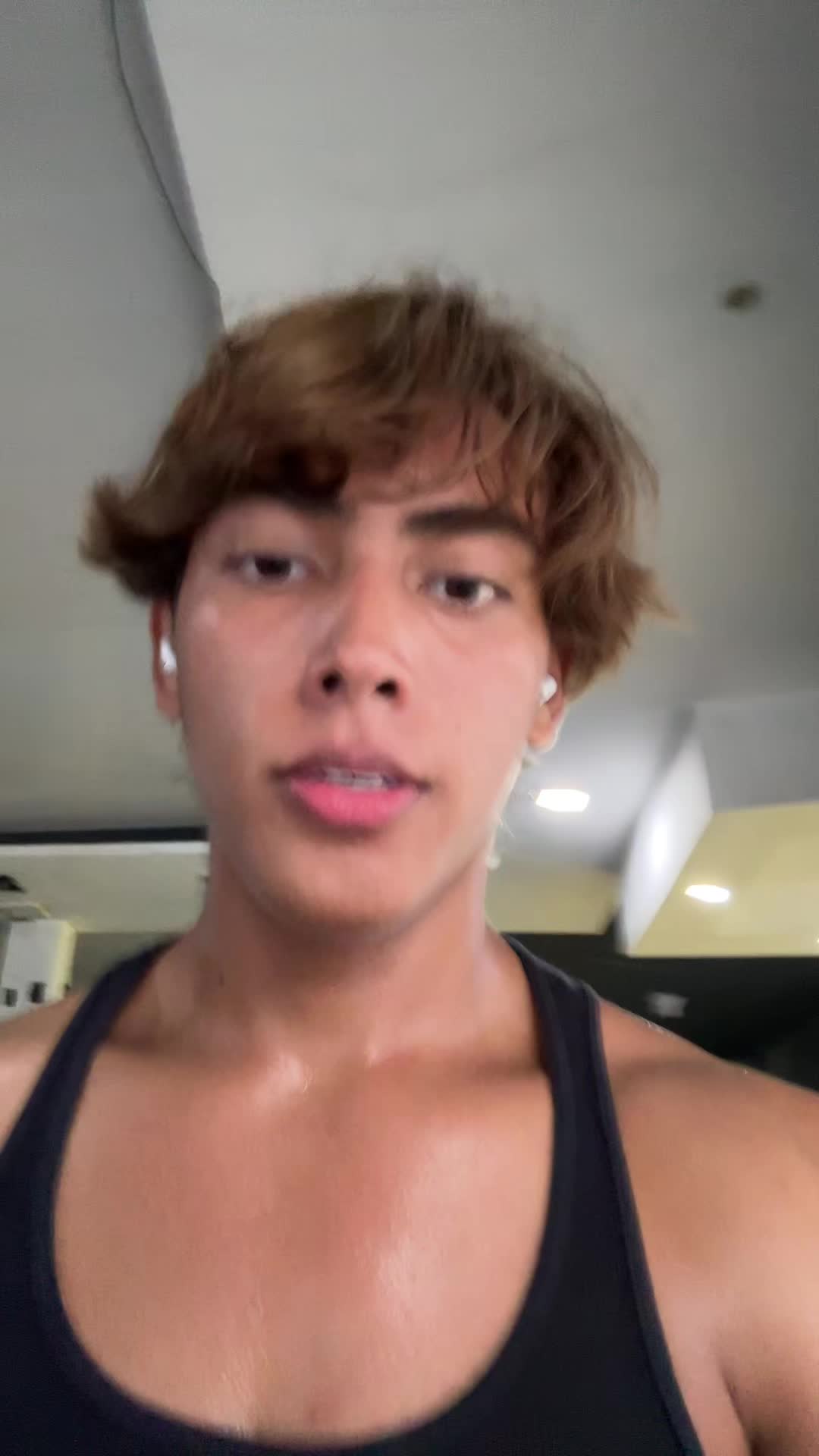 @Aar&oacute;n Acosta