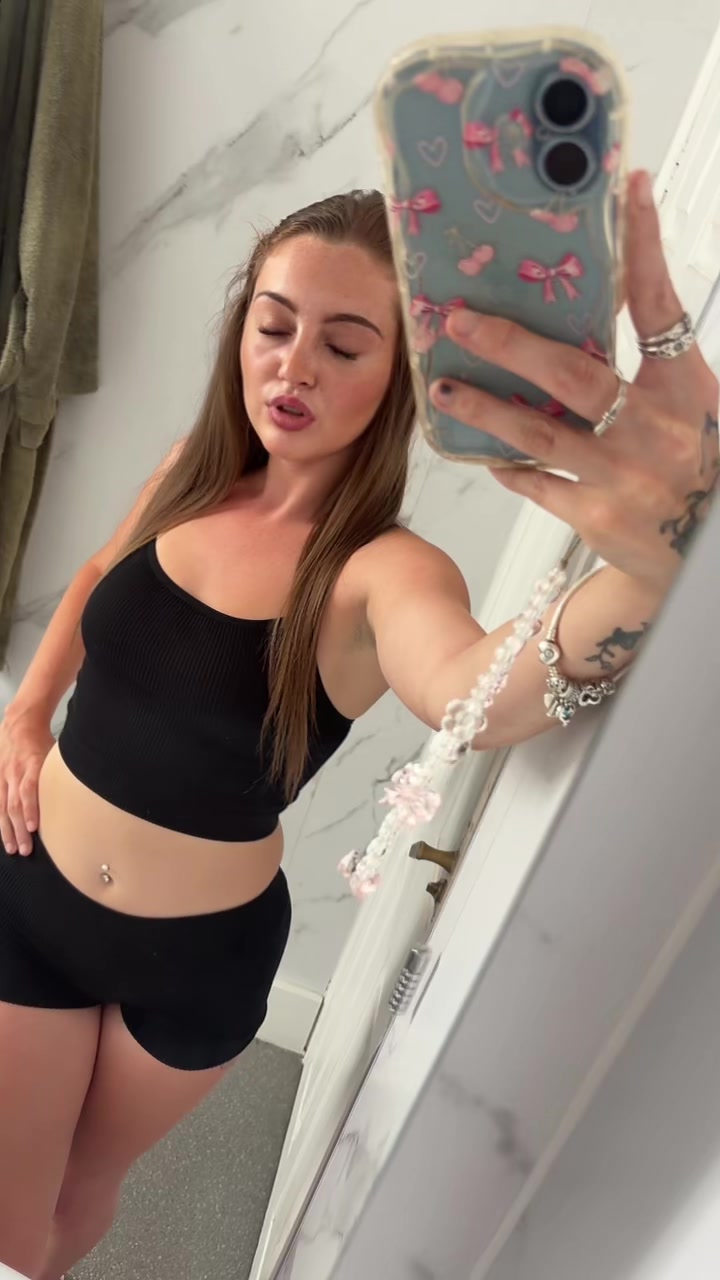@LaceyMarie🩷