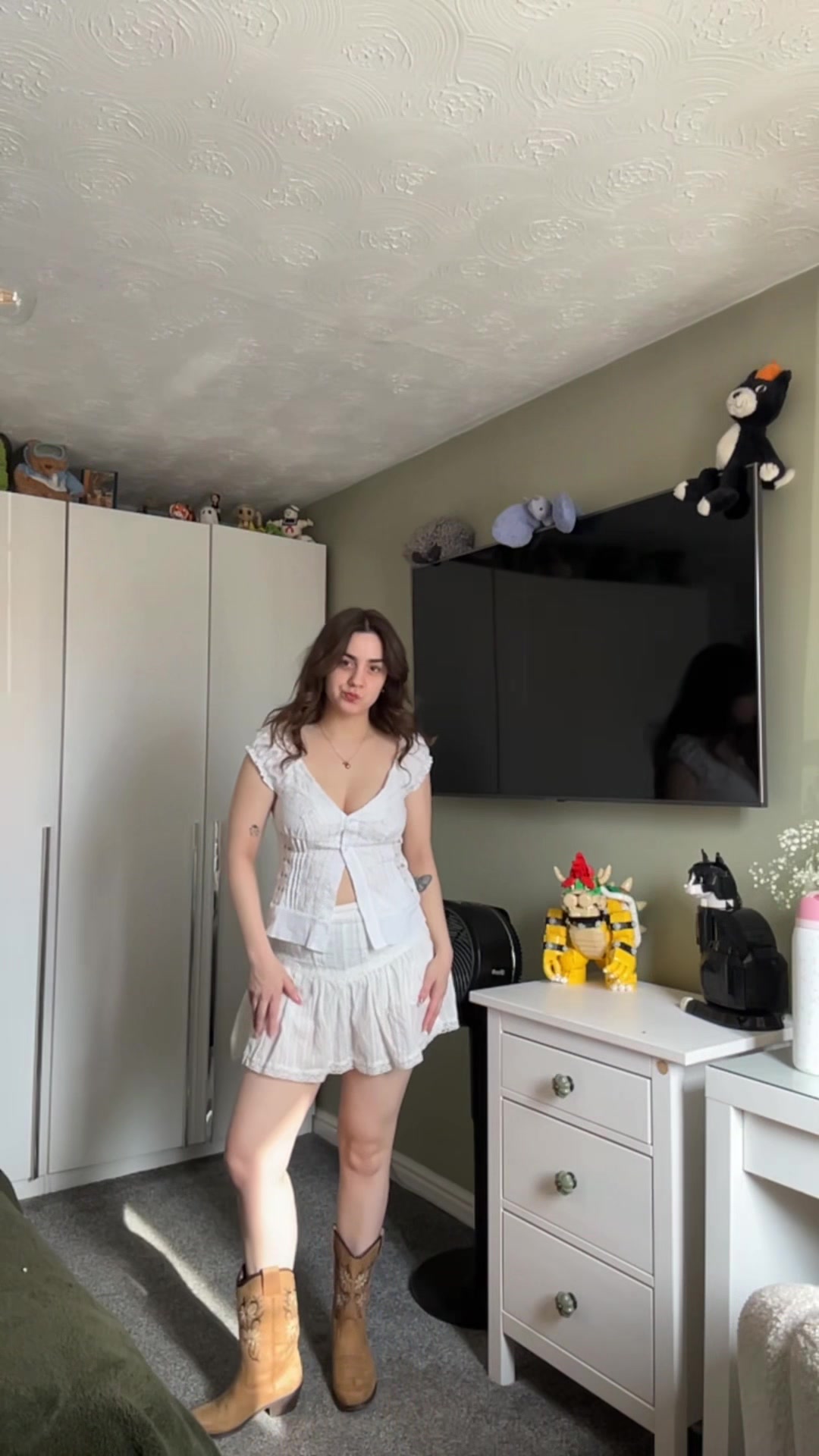 @Charlieee🐞