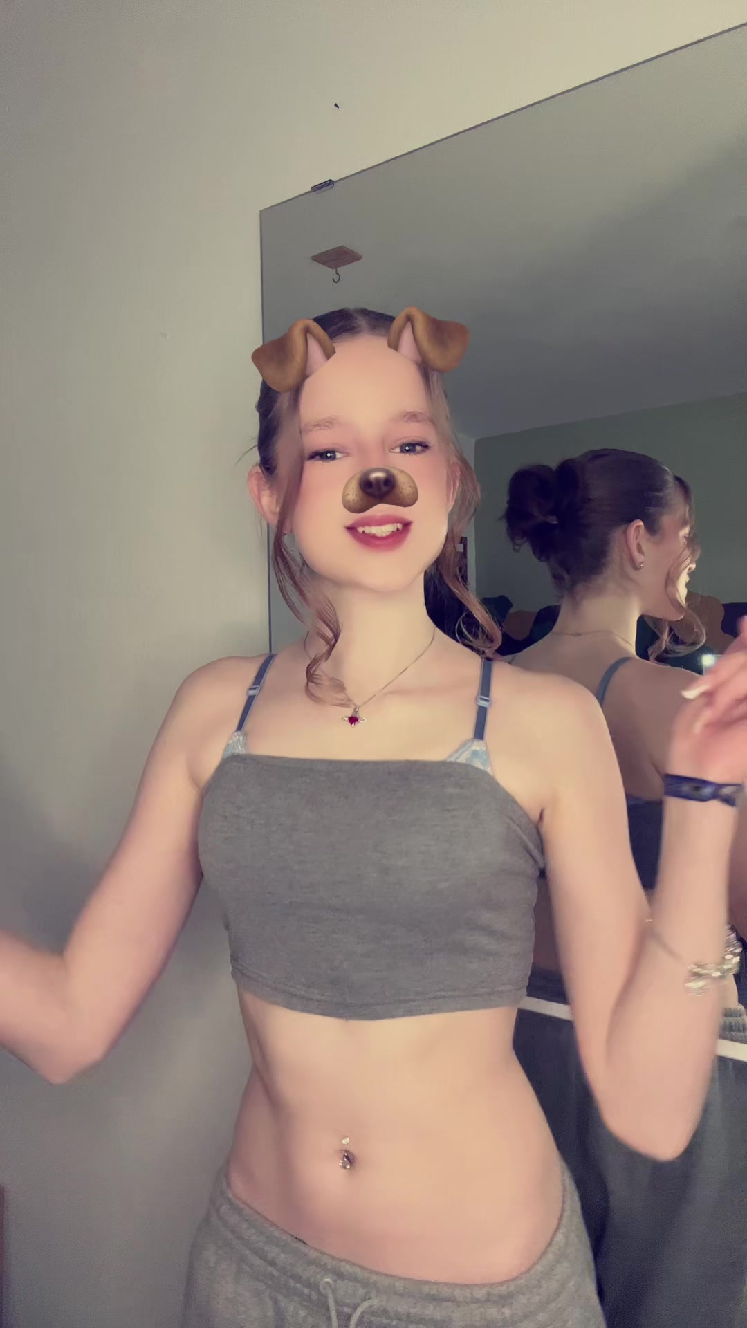 @𝓁𝒾𝓋𝒾 🎀