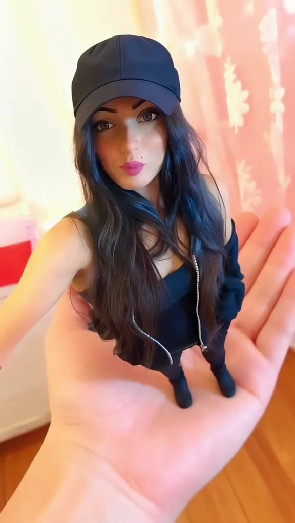 @Daniela Tahiri