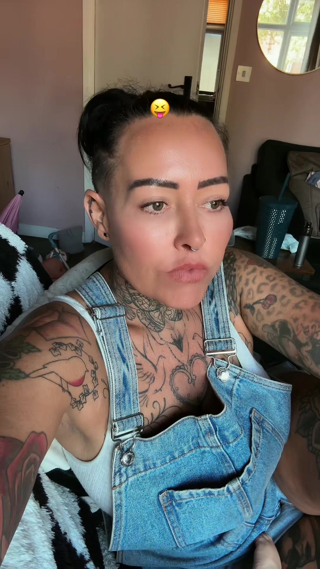 @Cutebutpsycho🖤