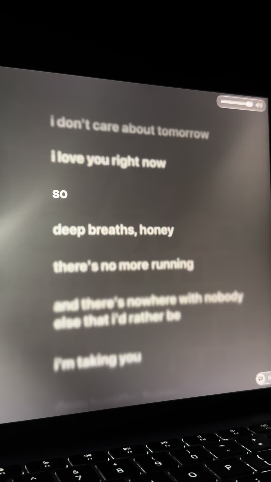 @🎧