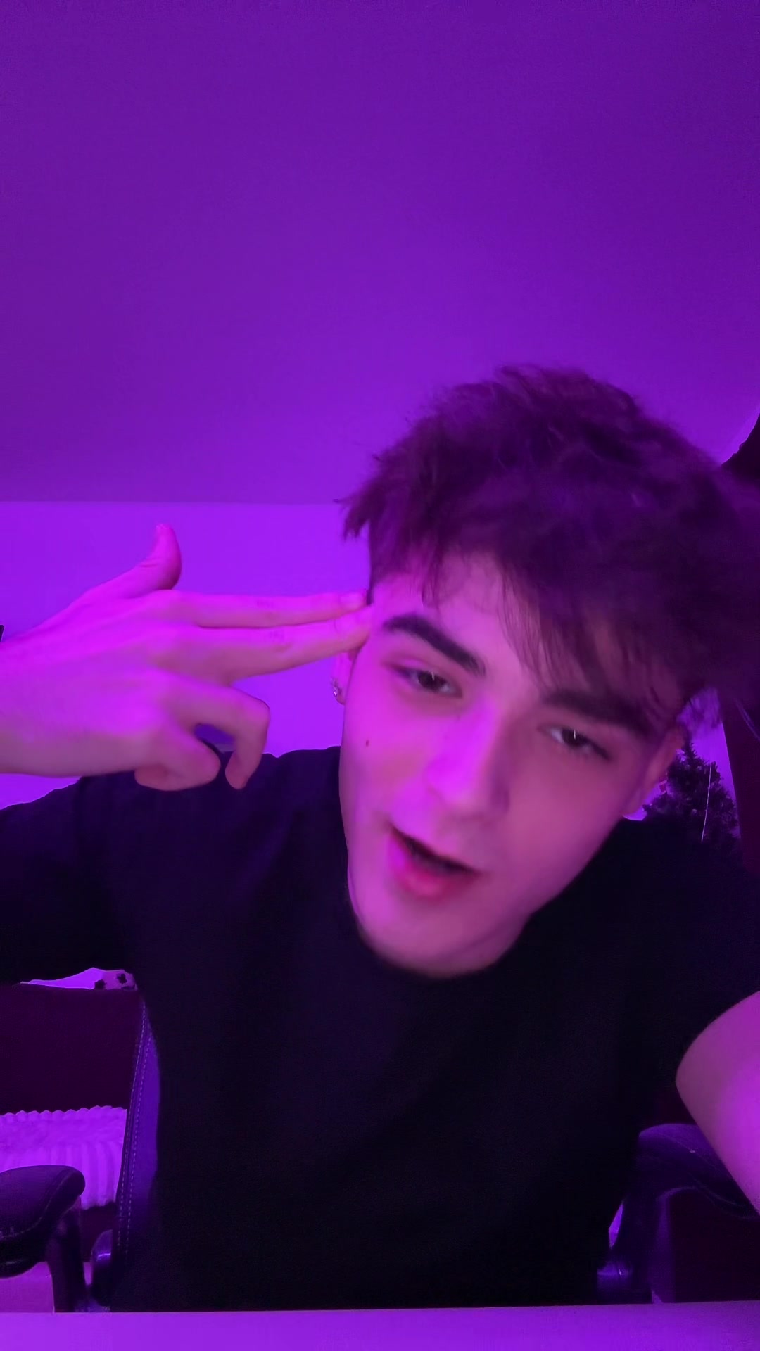 @carloskrl