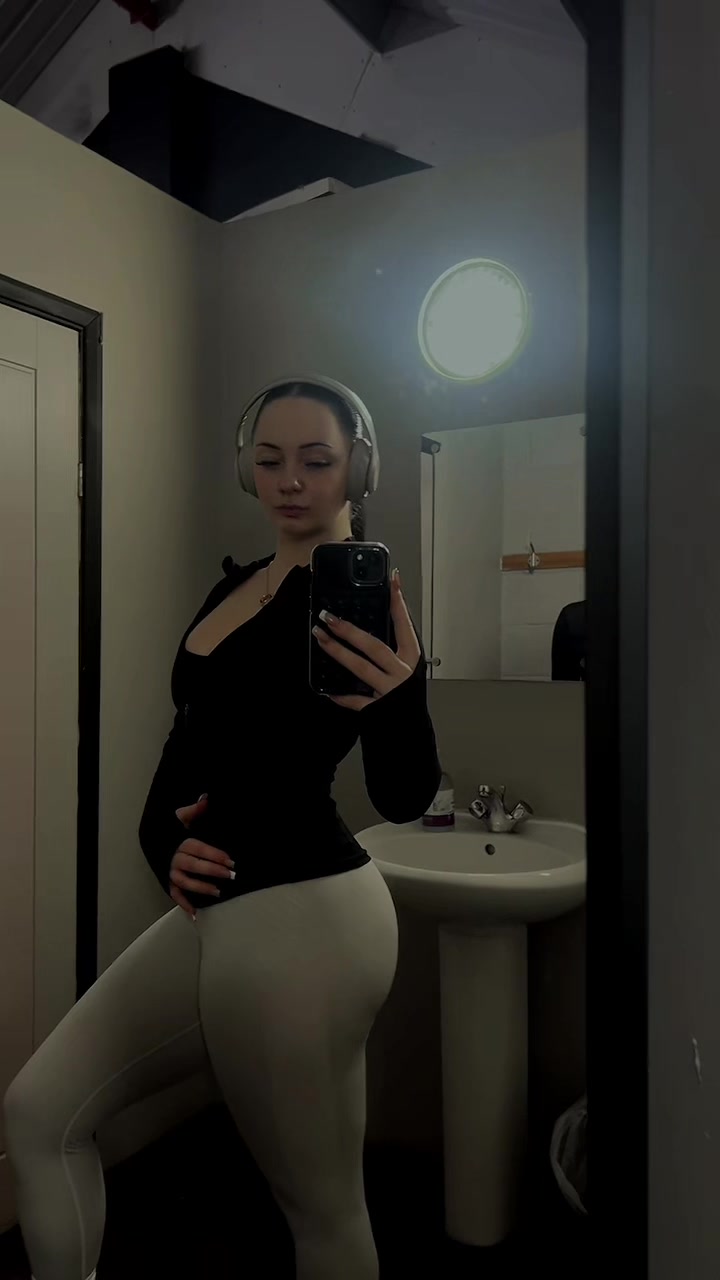 @Hollymb<3