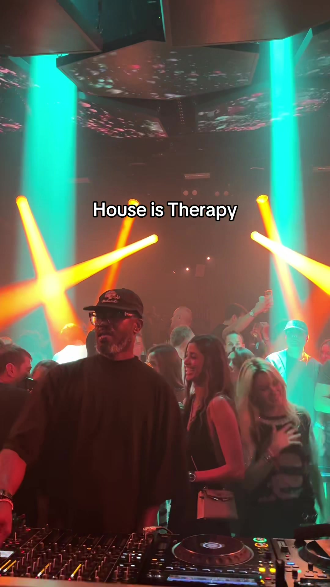 @Decks & Drops