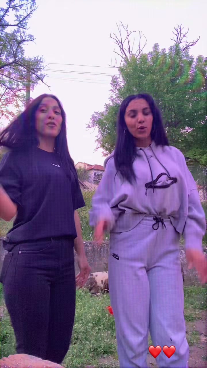 @🖤