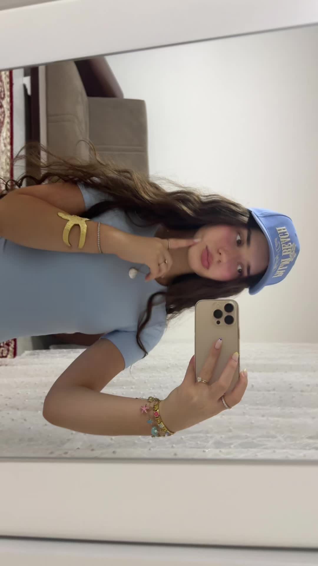 @Suela