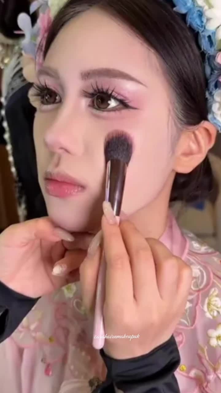 @Zara 💄 Hair & Makeup 𝐔𝐊🇬🇧