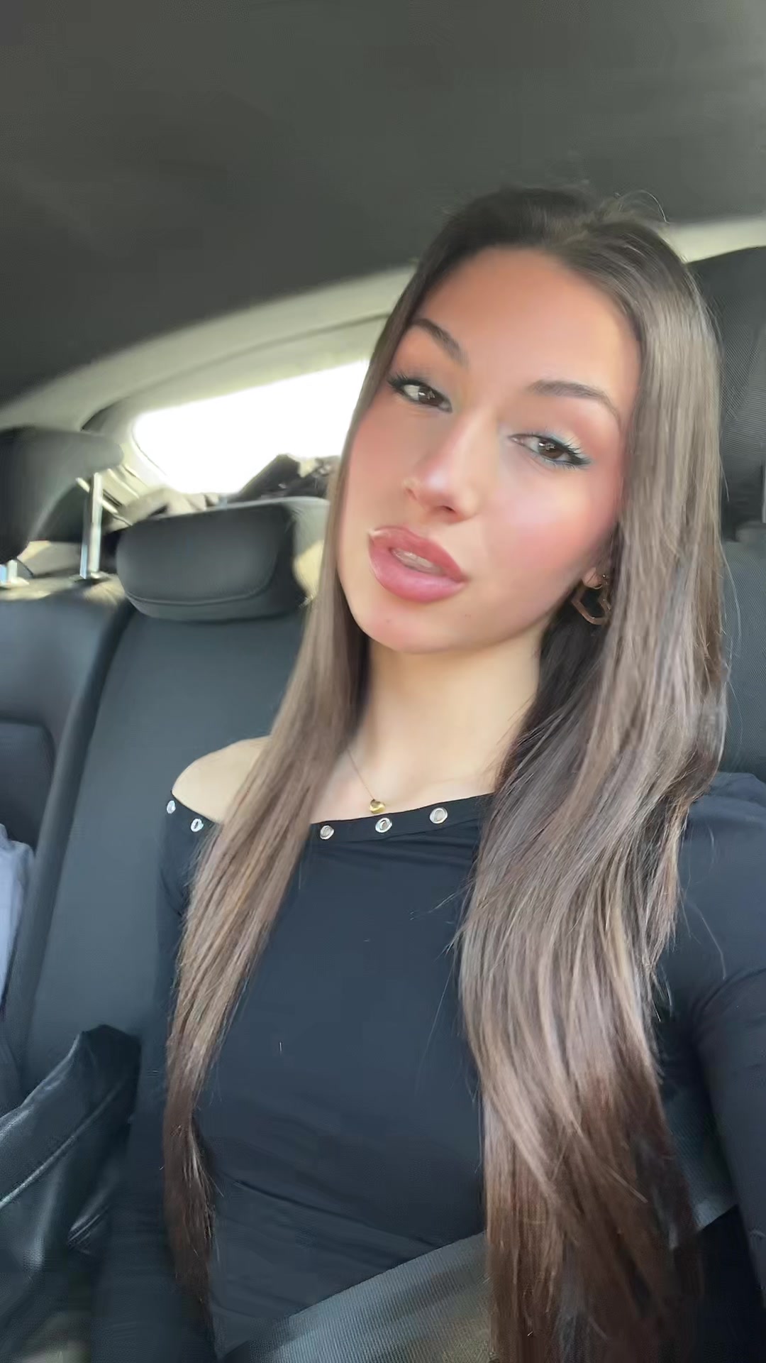 @Alic3