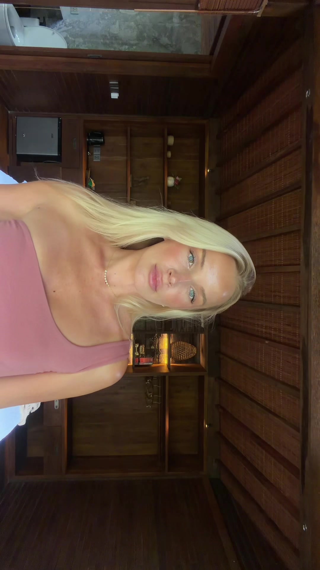 @janikameleon