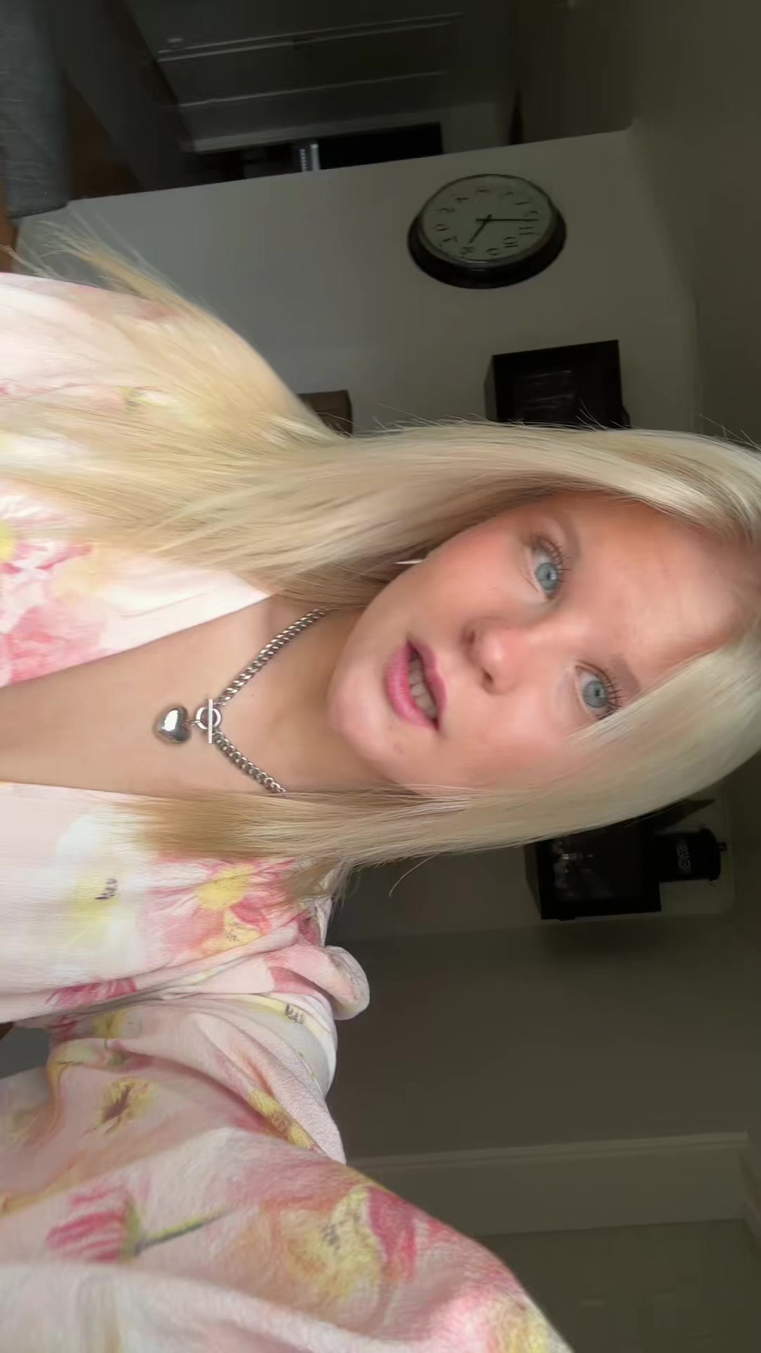 @ellasriktigaspam