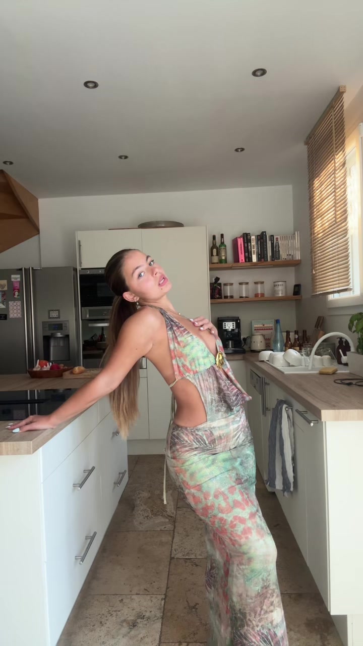 @Ela&iuml;a