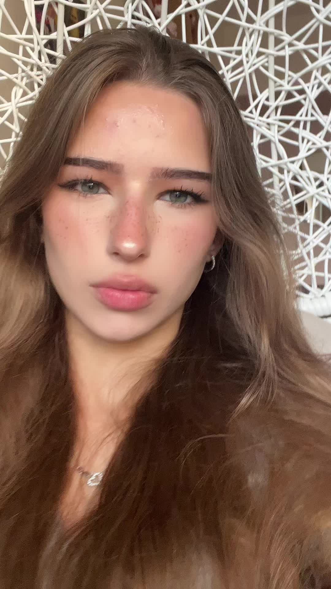 @lizka