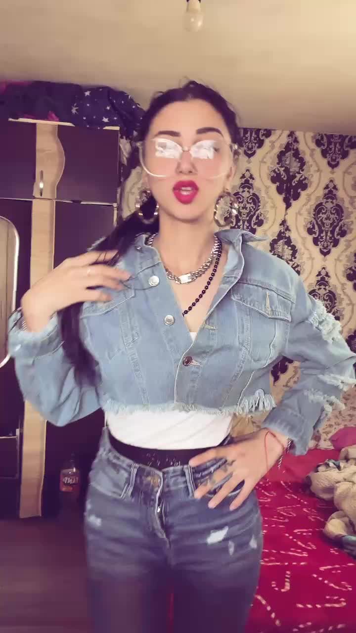 @Elenashalessio