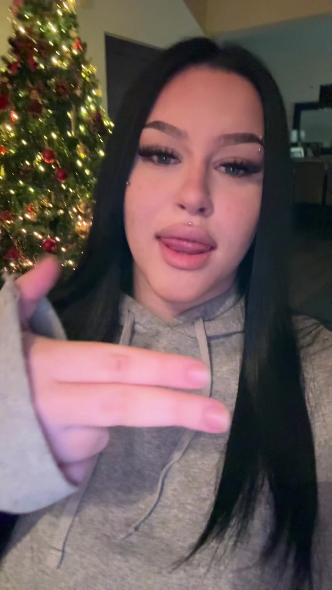 @👤