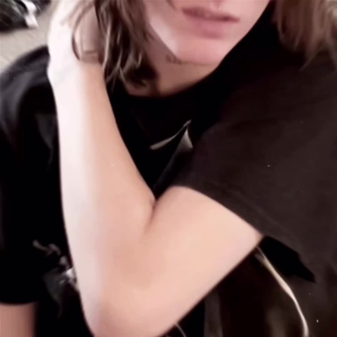 @7\kira🦷🐾