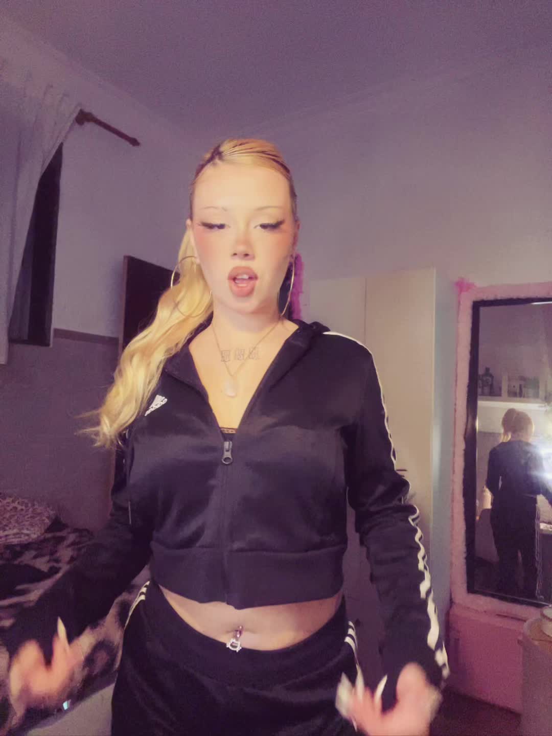 @888