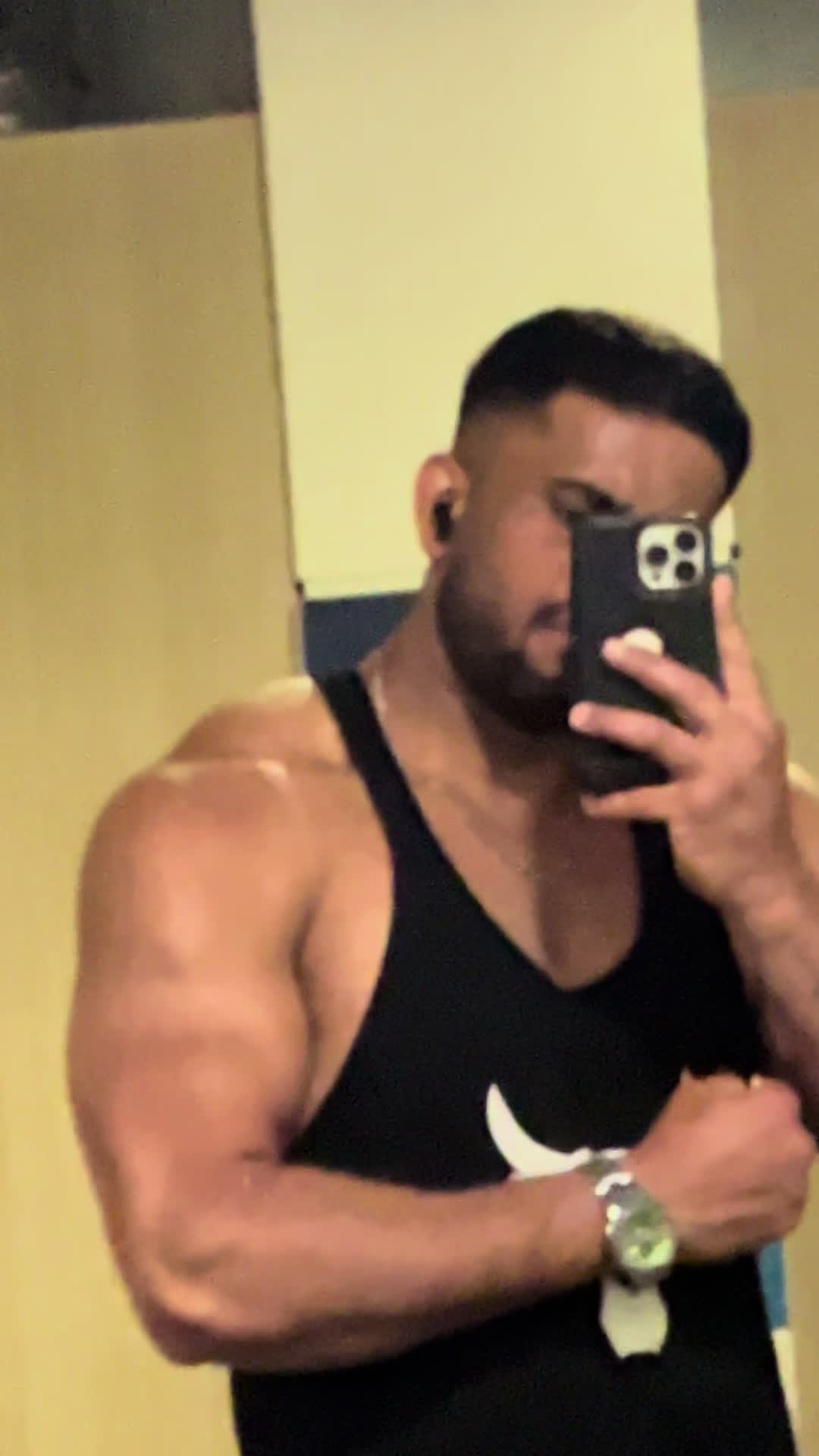 @Roman ♥️🇵🇰