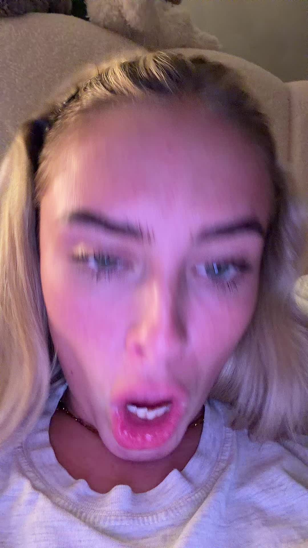 @huhnellywho