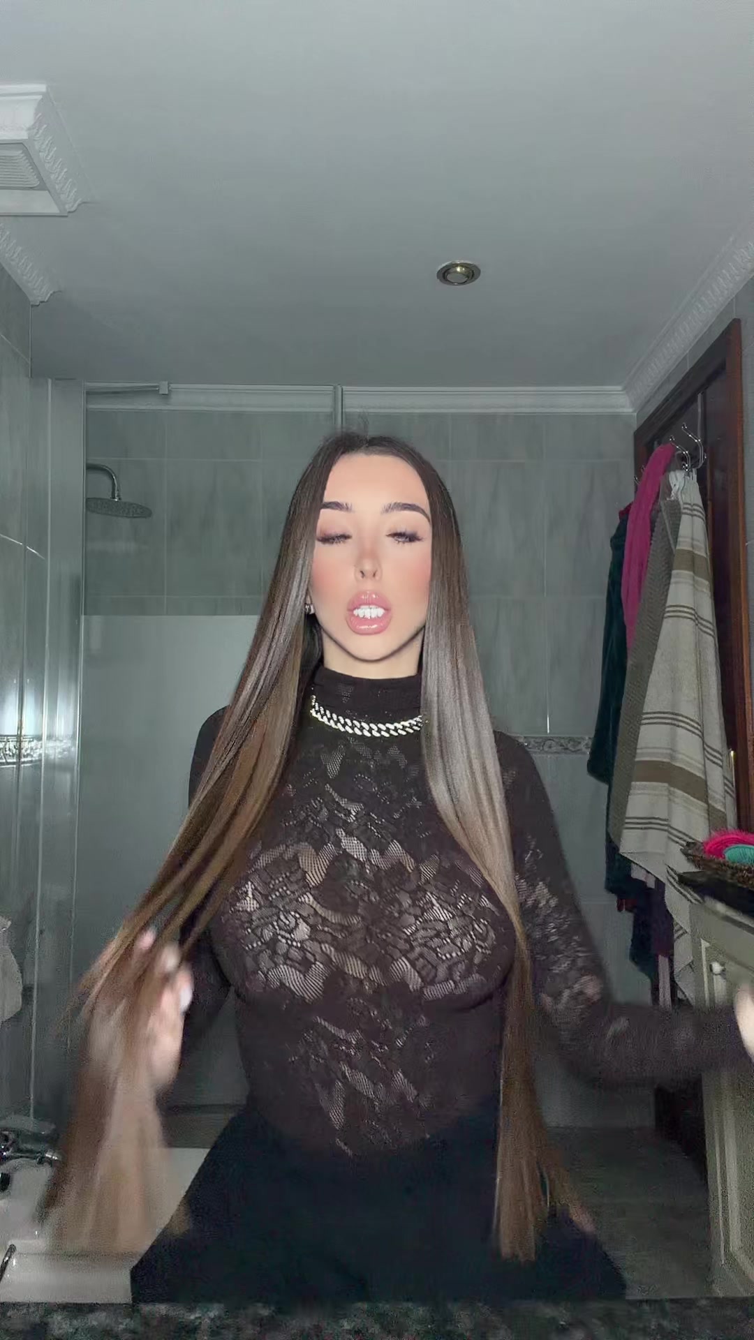 @nayiimtnez