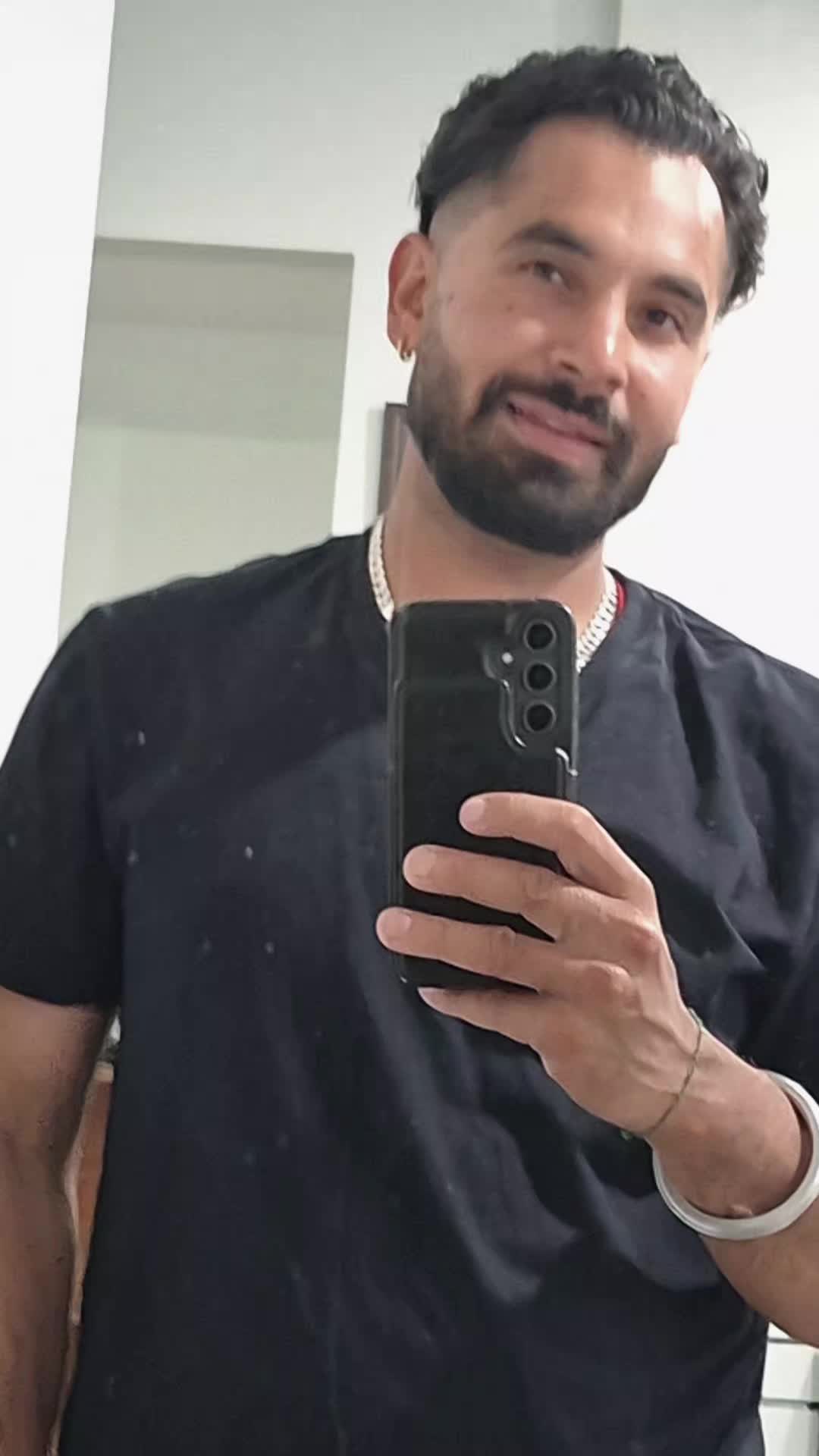 @🇨🇦 maninder_goraya 🇨🇦