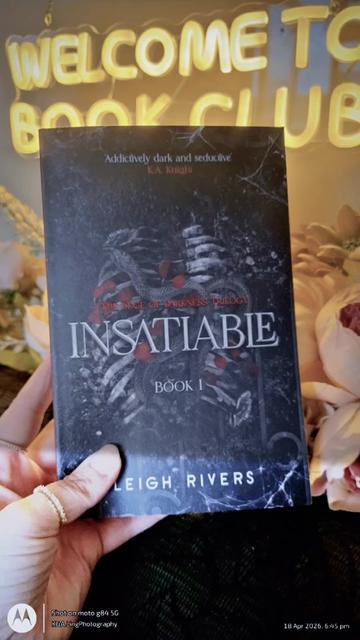 @Kate Unhinged🖤Dark Booktok