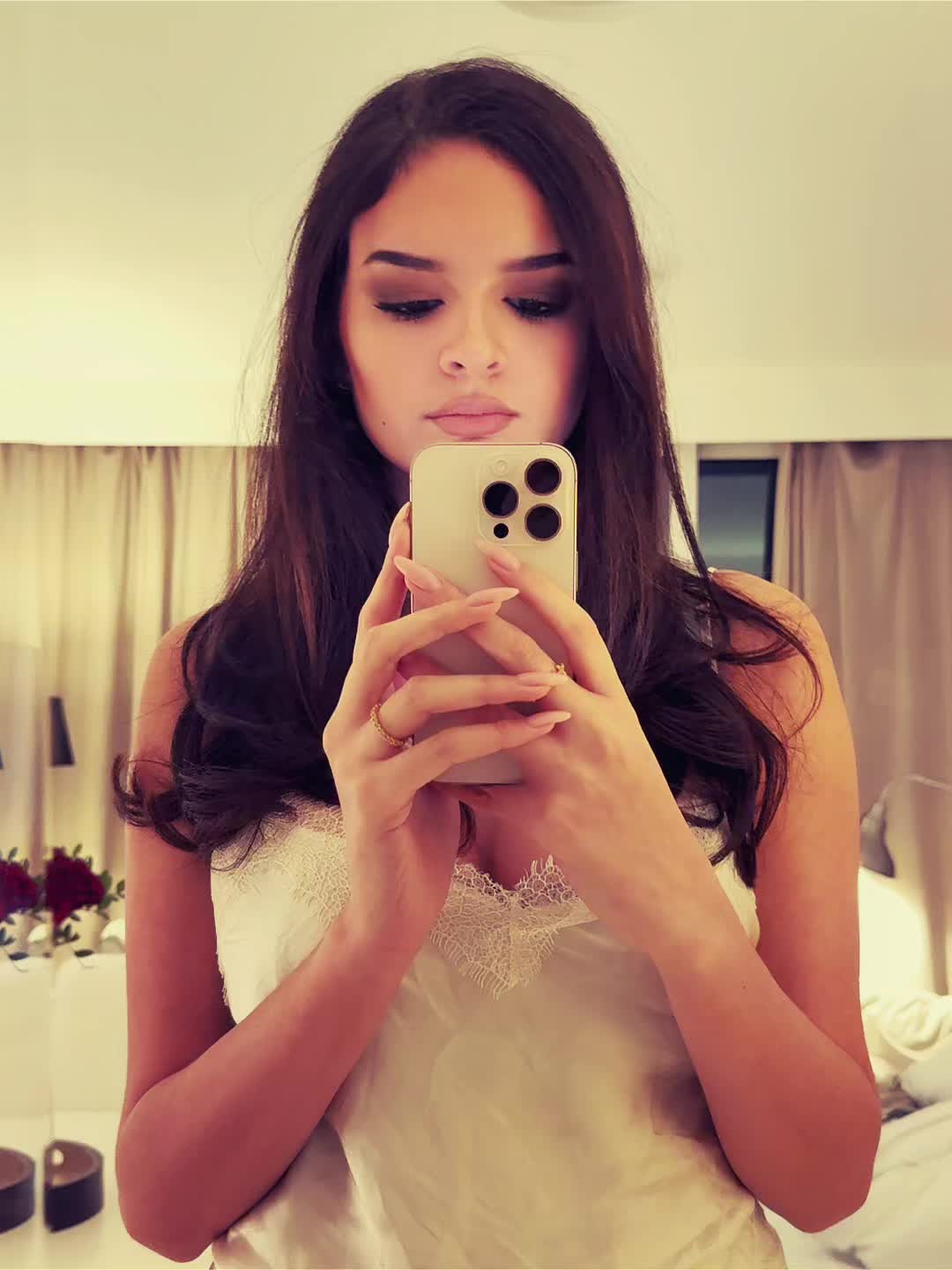 @isabella