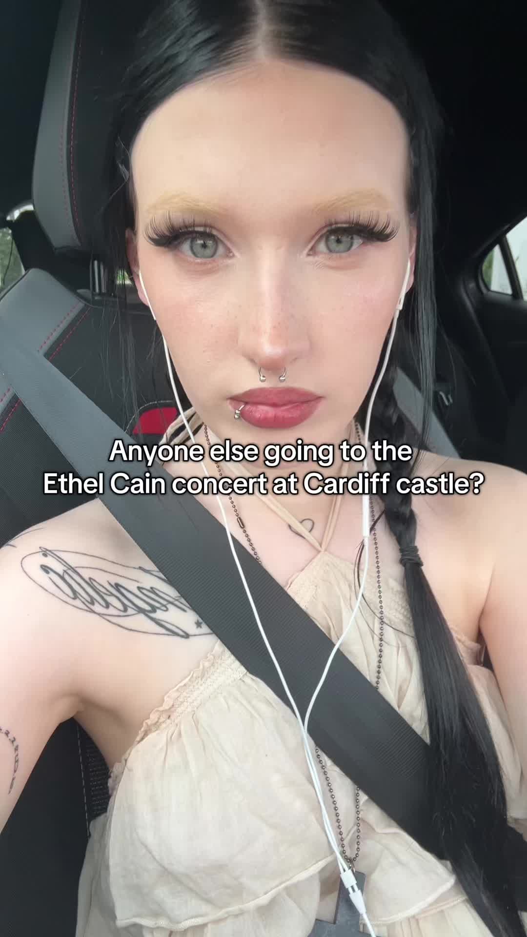 @auravaee