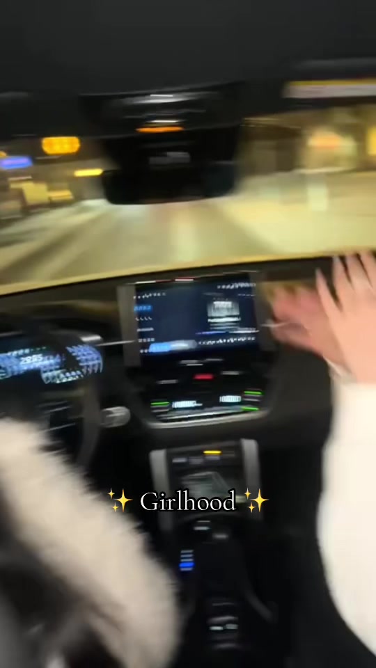 @𝐸𝑙𝑒𝑐𝑡𝑟𝑎 ꨄ