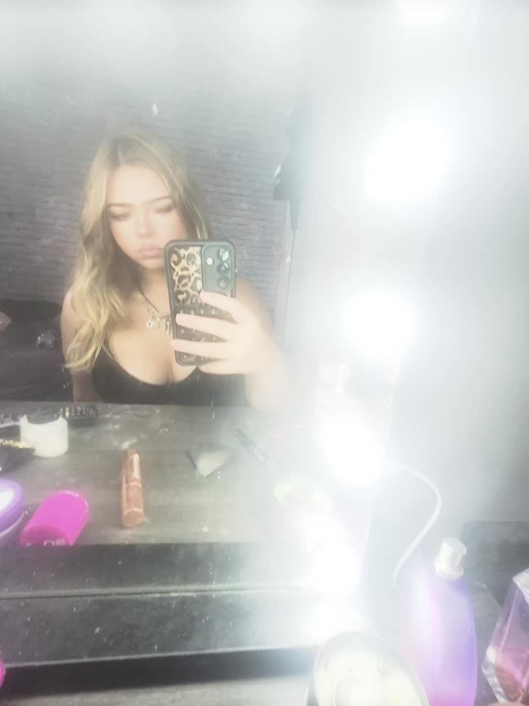 @🪽👱♀️