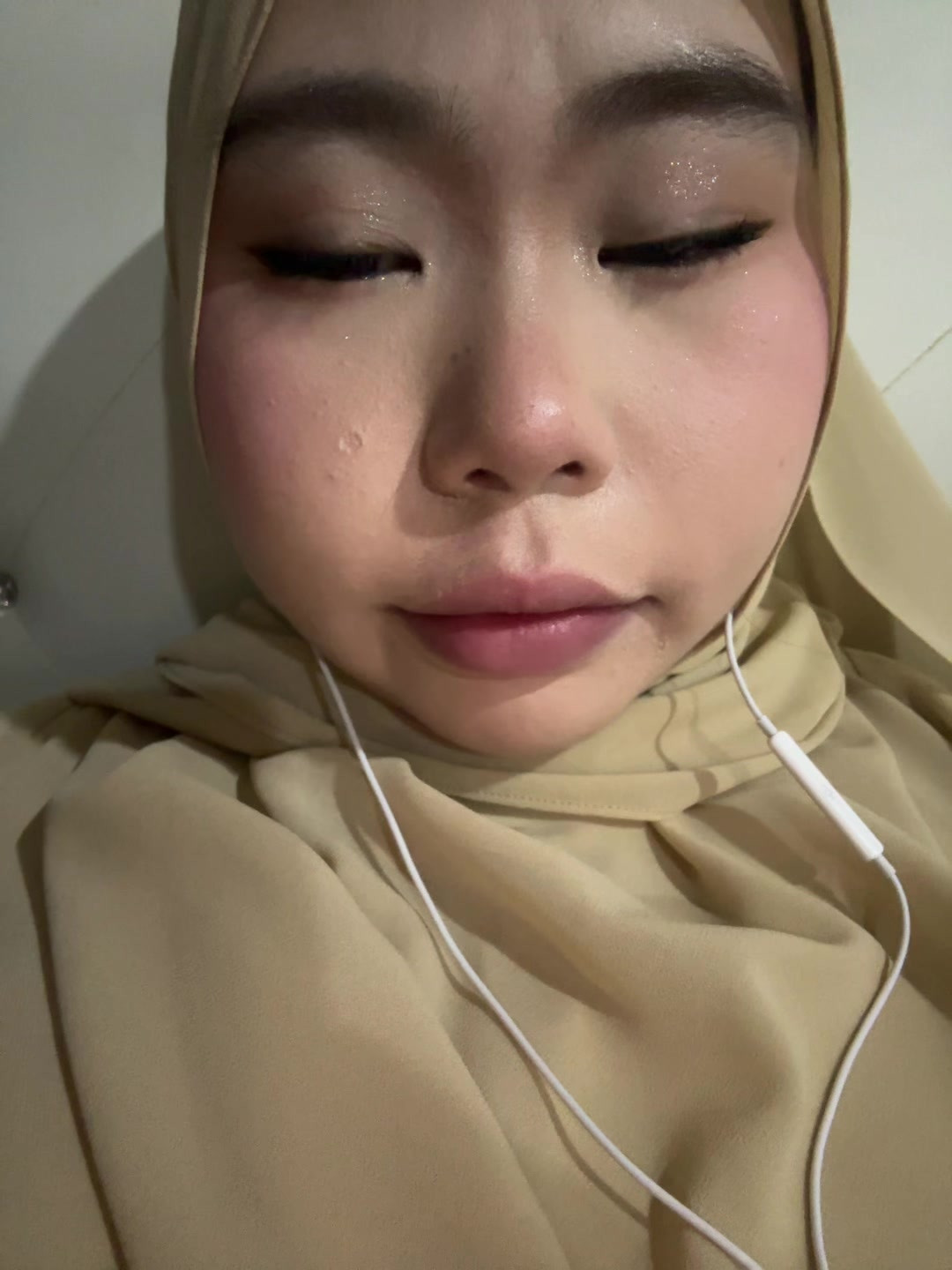 @🎧