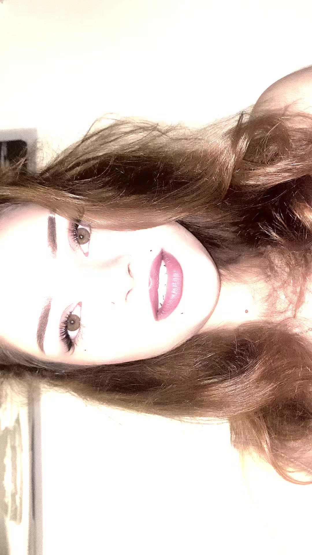 @whosari21