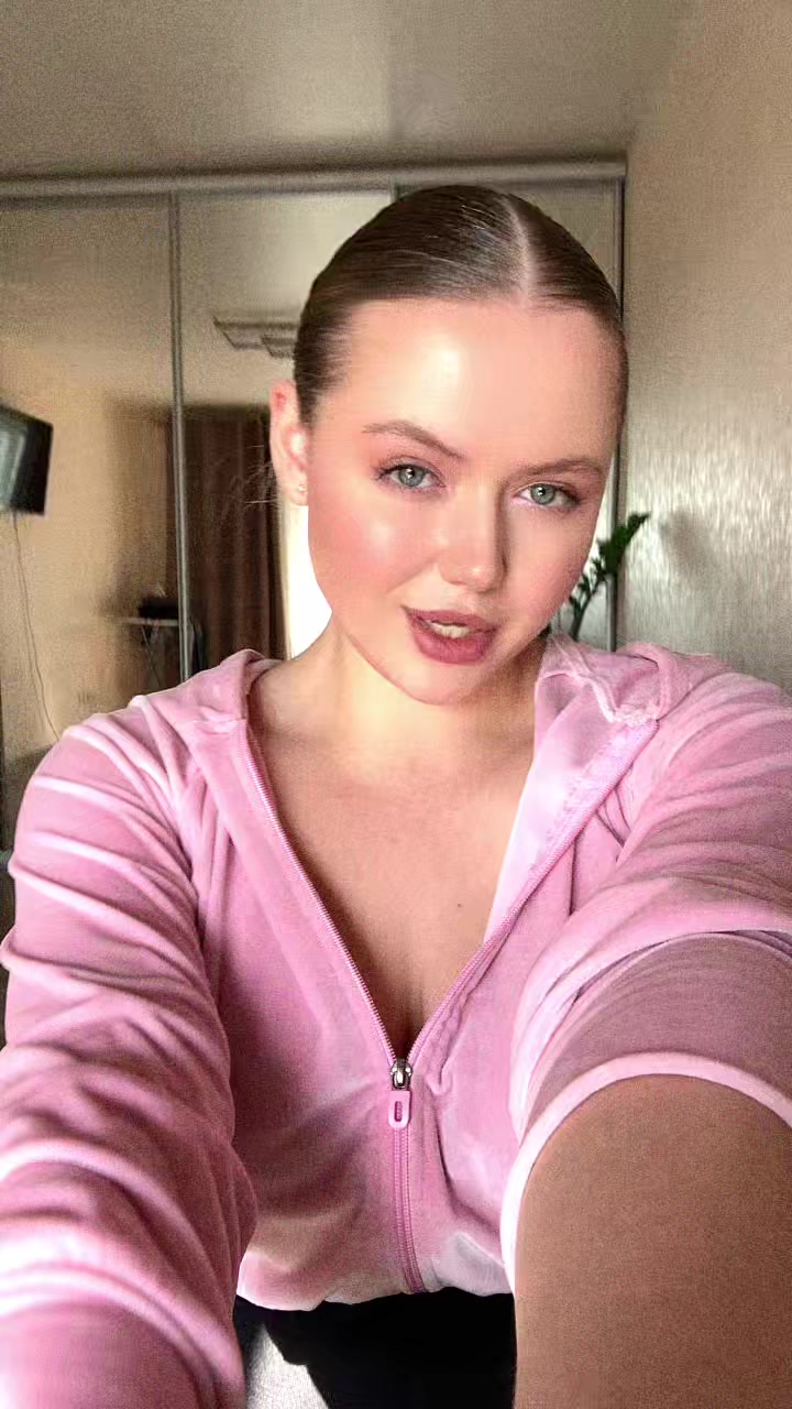 @Vikki