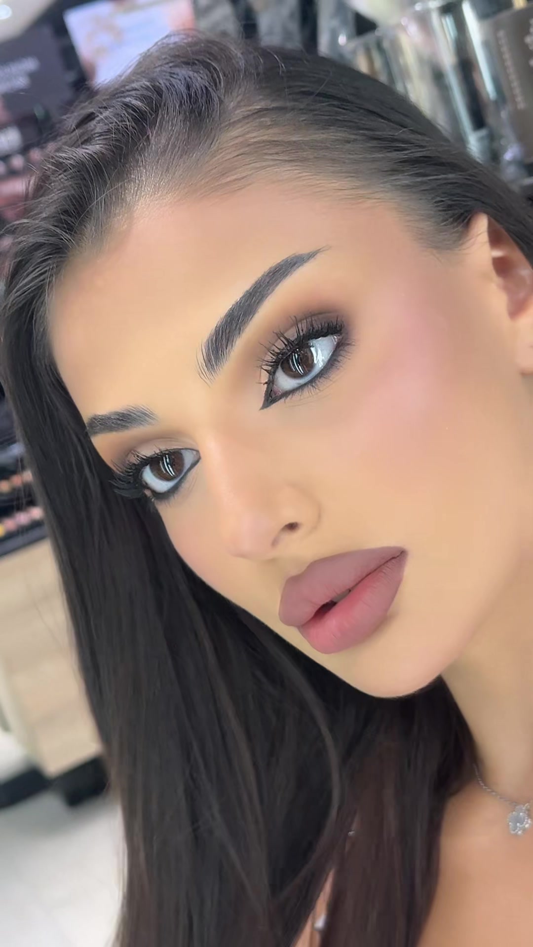 @Raya Petrova | Makeup Artist