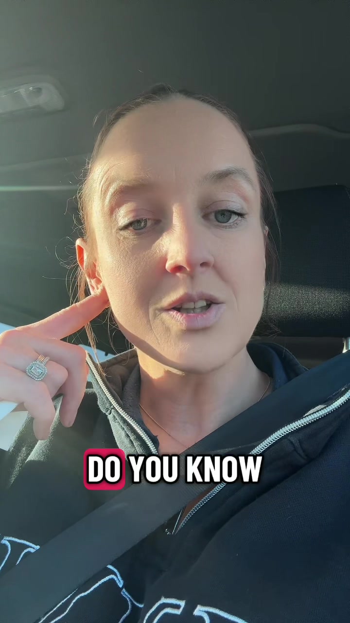 @Lyndsay Travers🏴