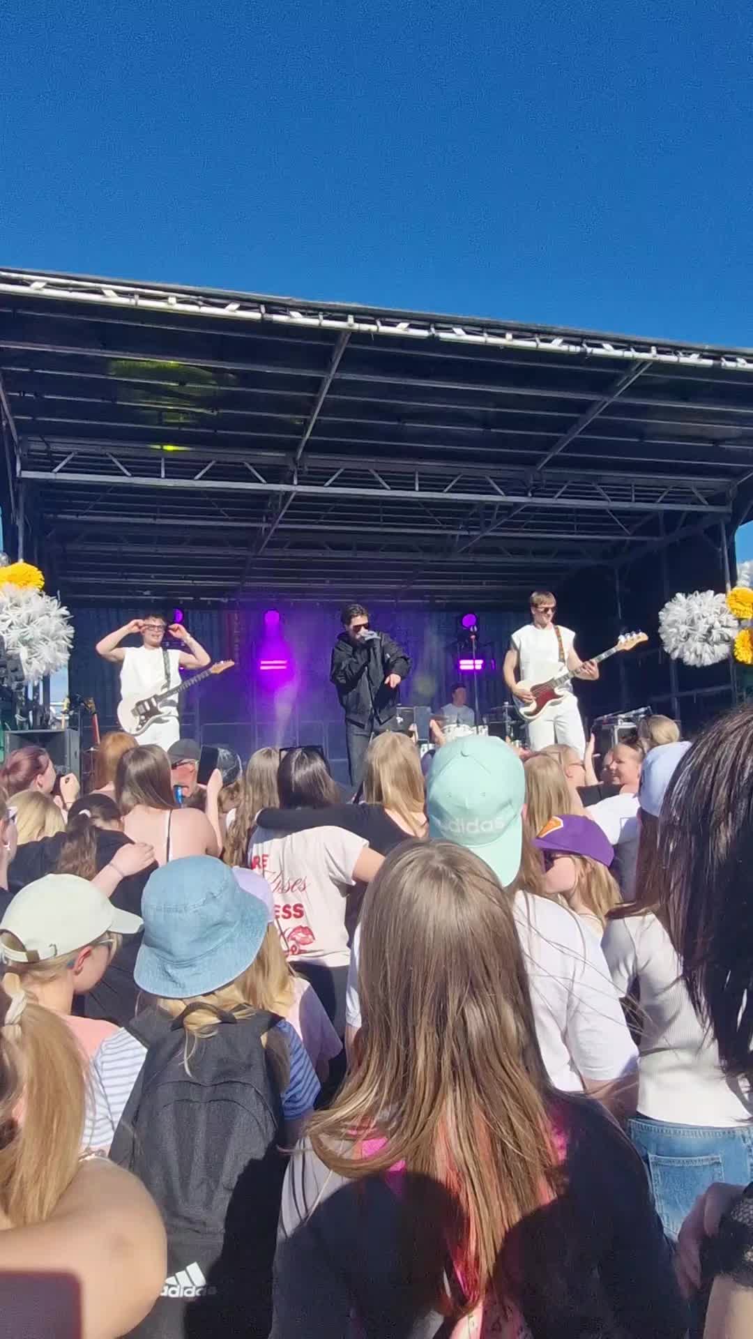 @MustaSyd&auml;n