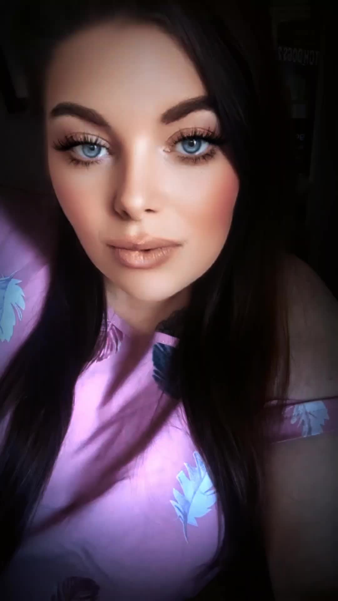 @🍒𝒮𝒽𝒶𝓃𝒶 ~𝓁o𝓊𝒾𝓈𝑒🍒