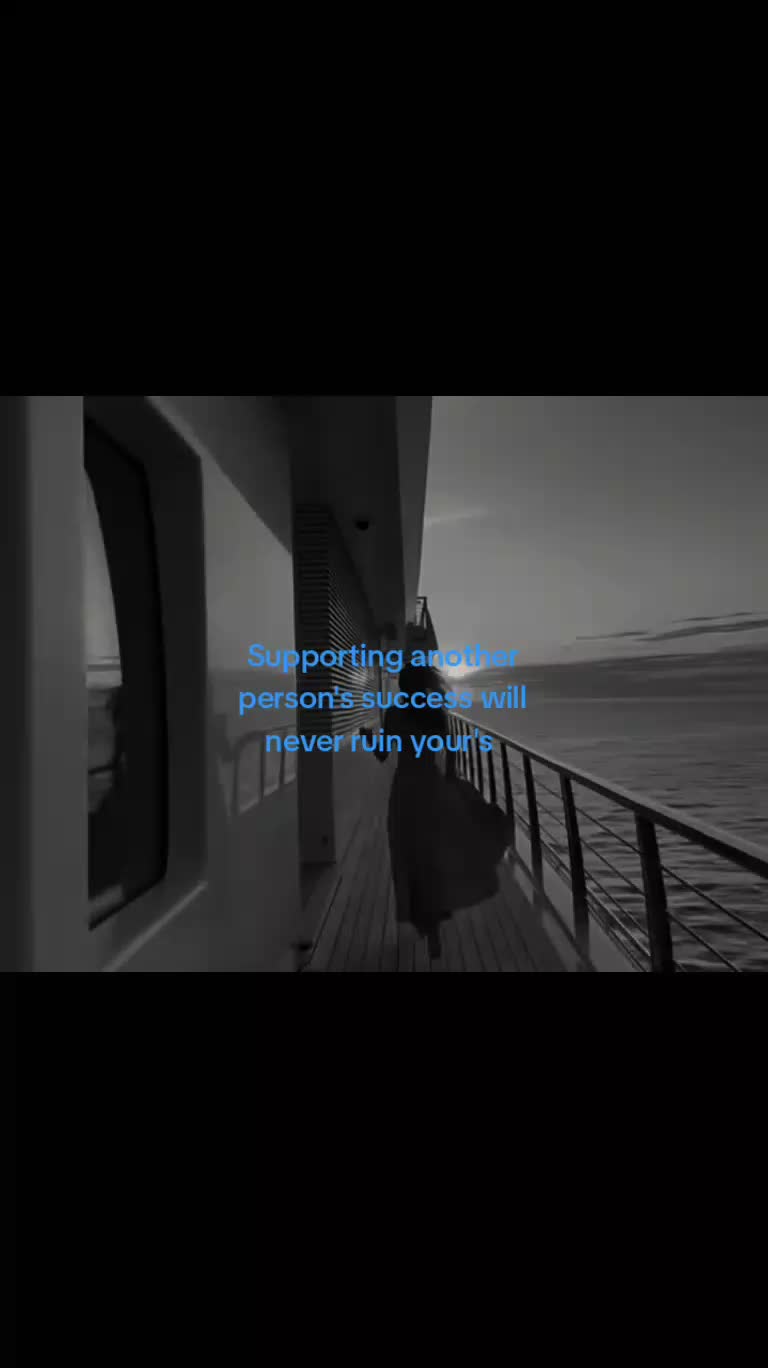 @✩°。⋆