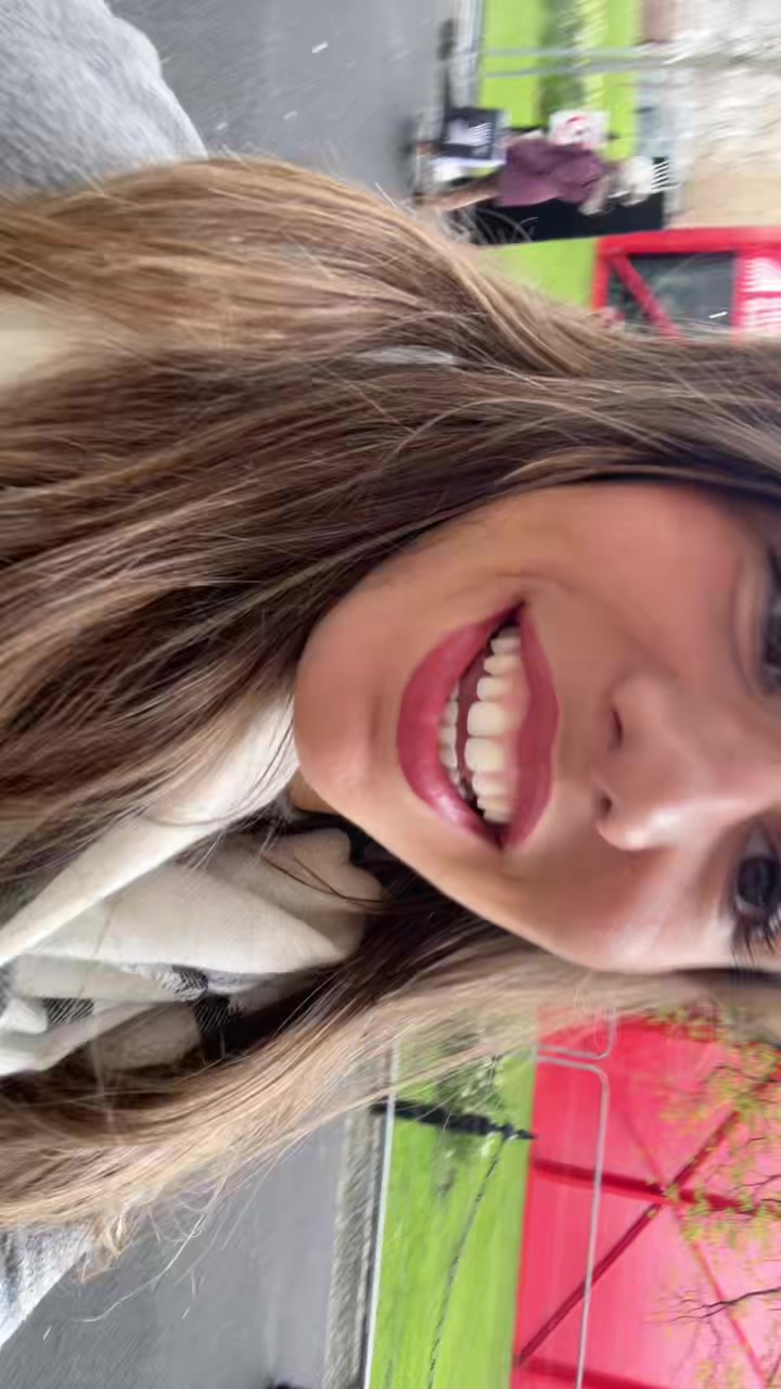 @júlia