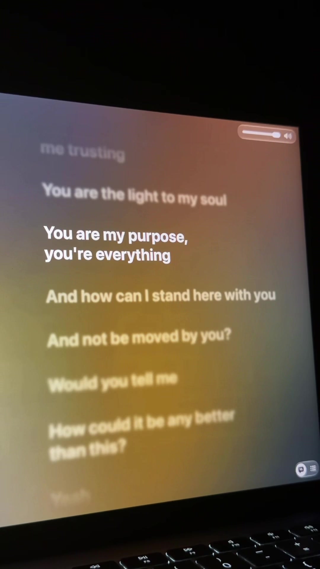 @🎧