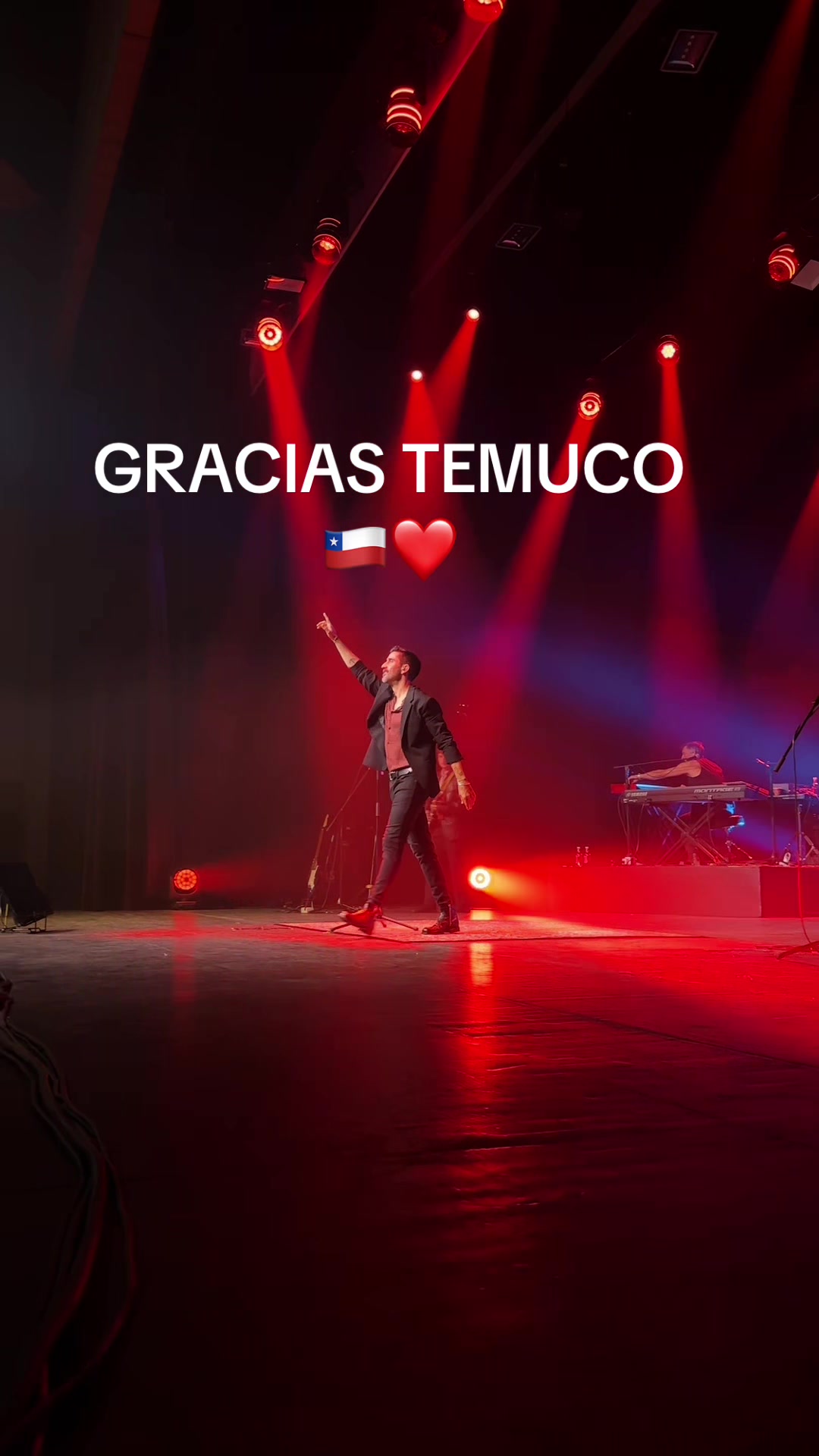 @Alex Ubago